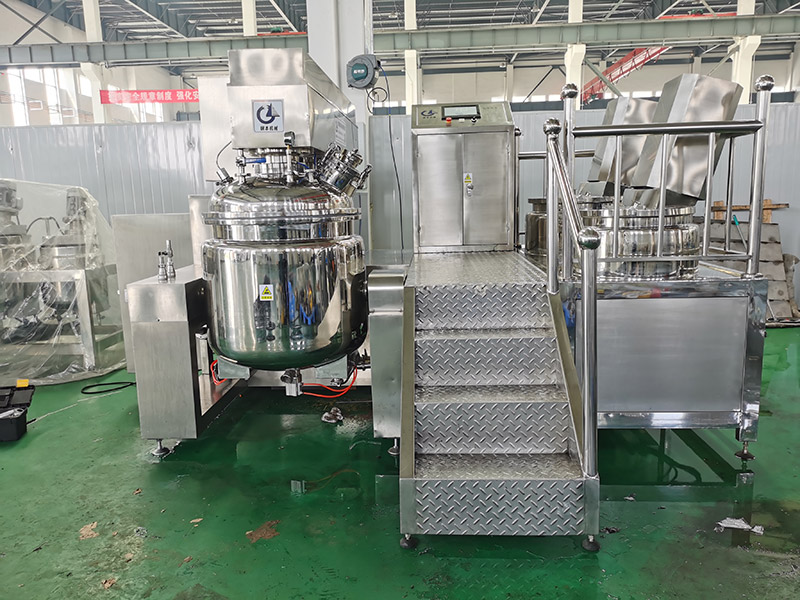 The working principle of vacuum homogenizer emulsifying mixer